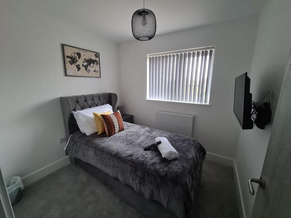 Sav 5 Bed Luxury Detached House In Leicester Humberstone Room photo