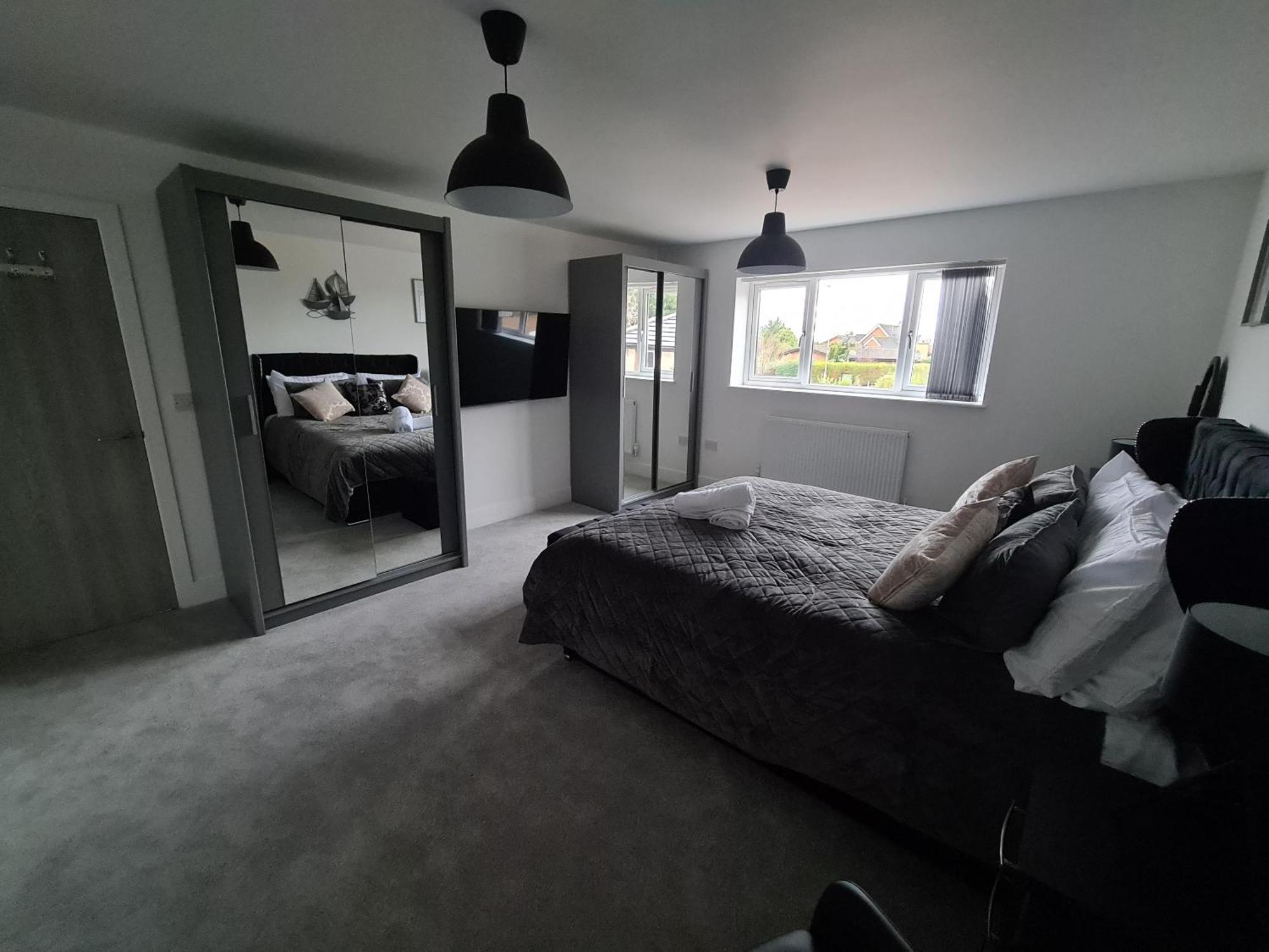 Sav 5 Bed Luxury Detached House In Leicester Humberstone Exterior photo