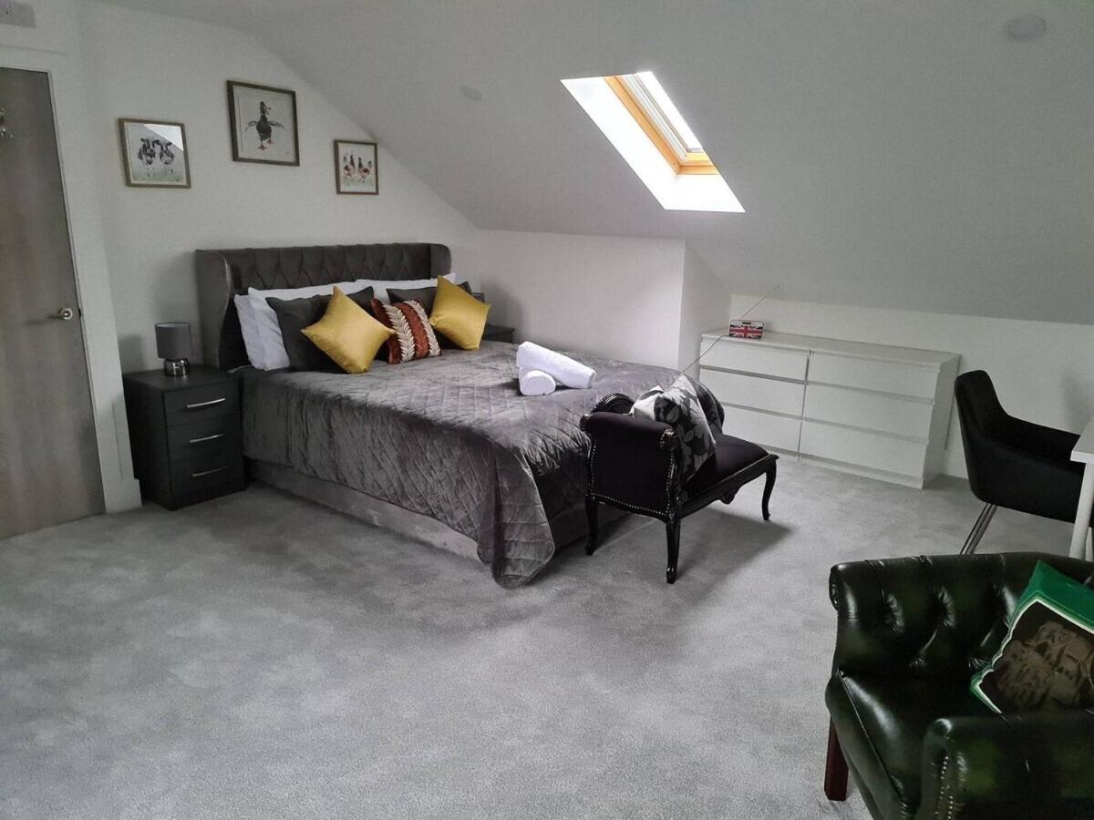 Sav 5 Bed Luxury Detached House In Leicester Humberstone Room photo
