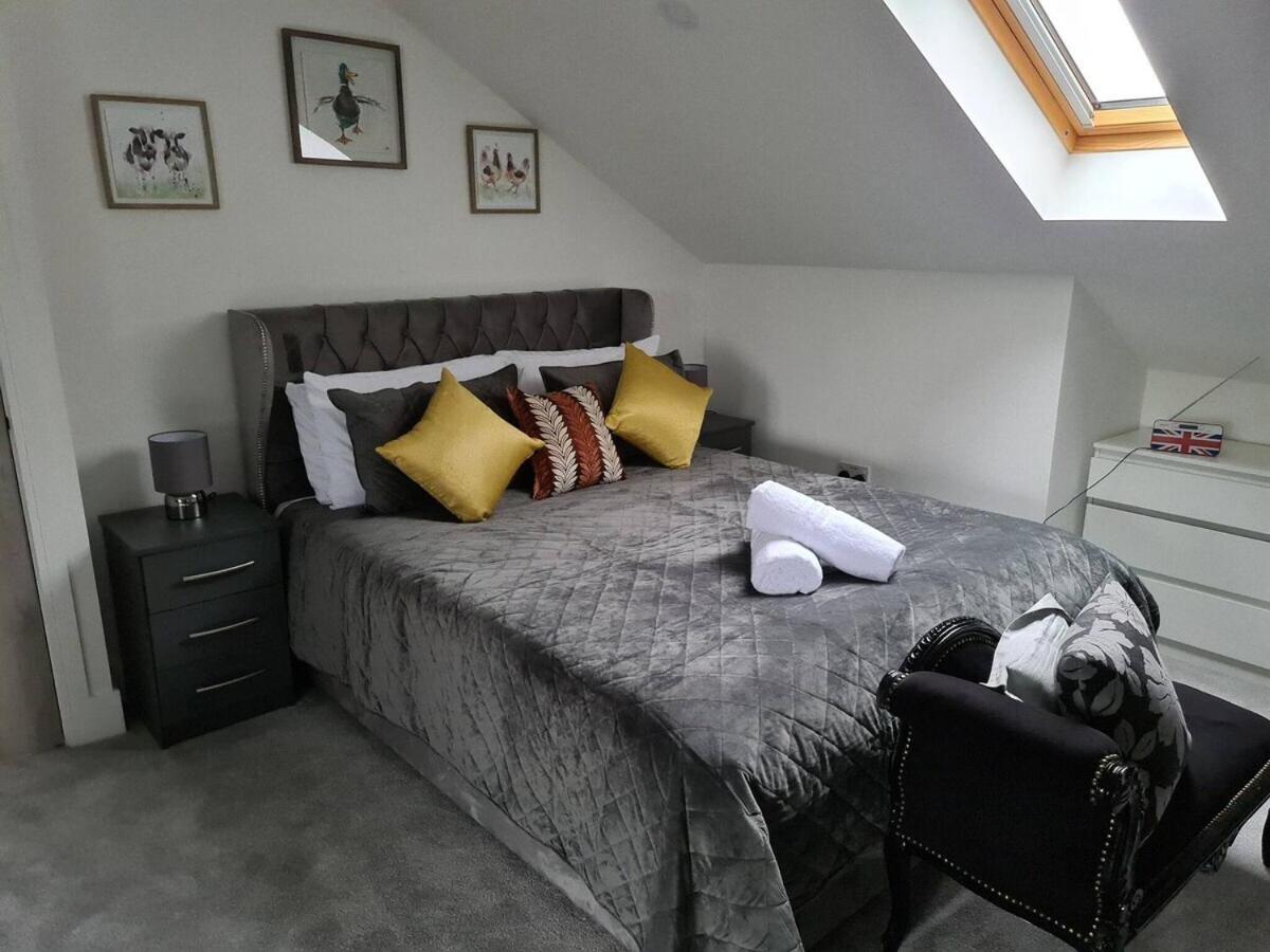 Sav 5 Bed Luxury Detached House In Leicester Humberstone Room photo