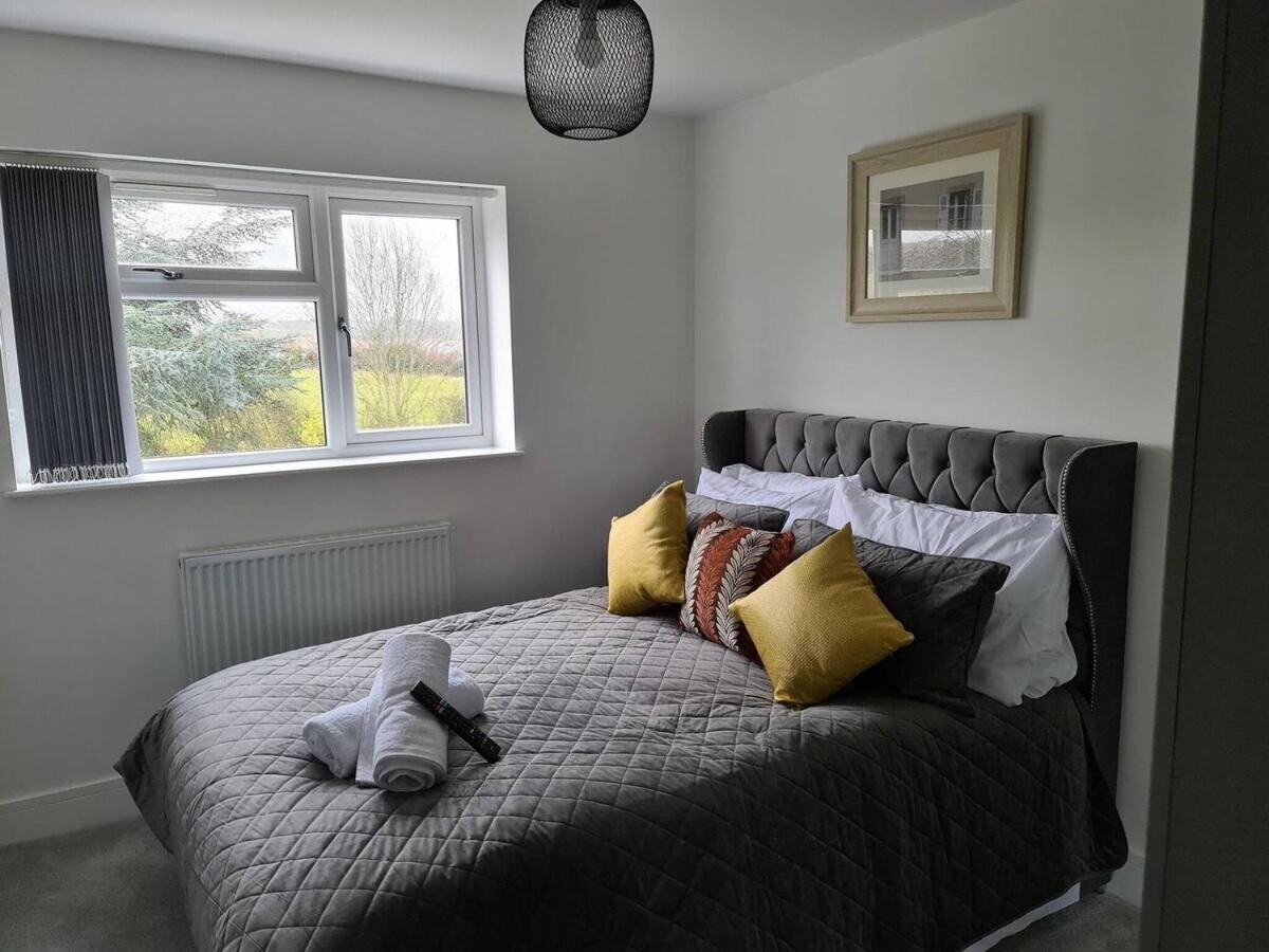 Sav 5 Bed Luxury Detached House In Leicester Humberstone Room photo