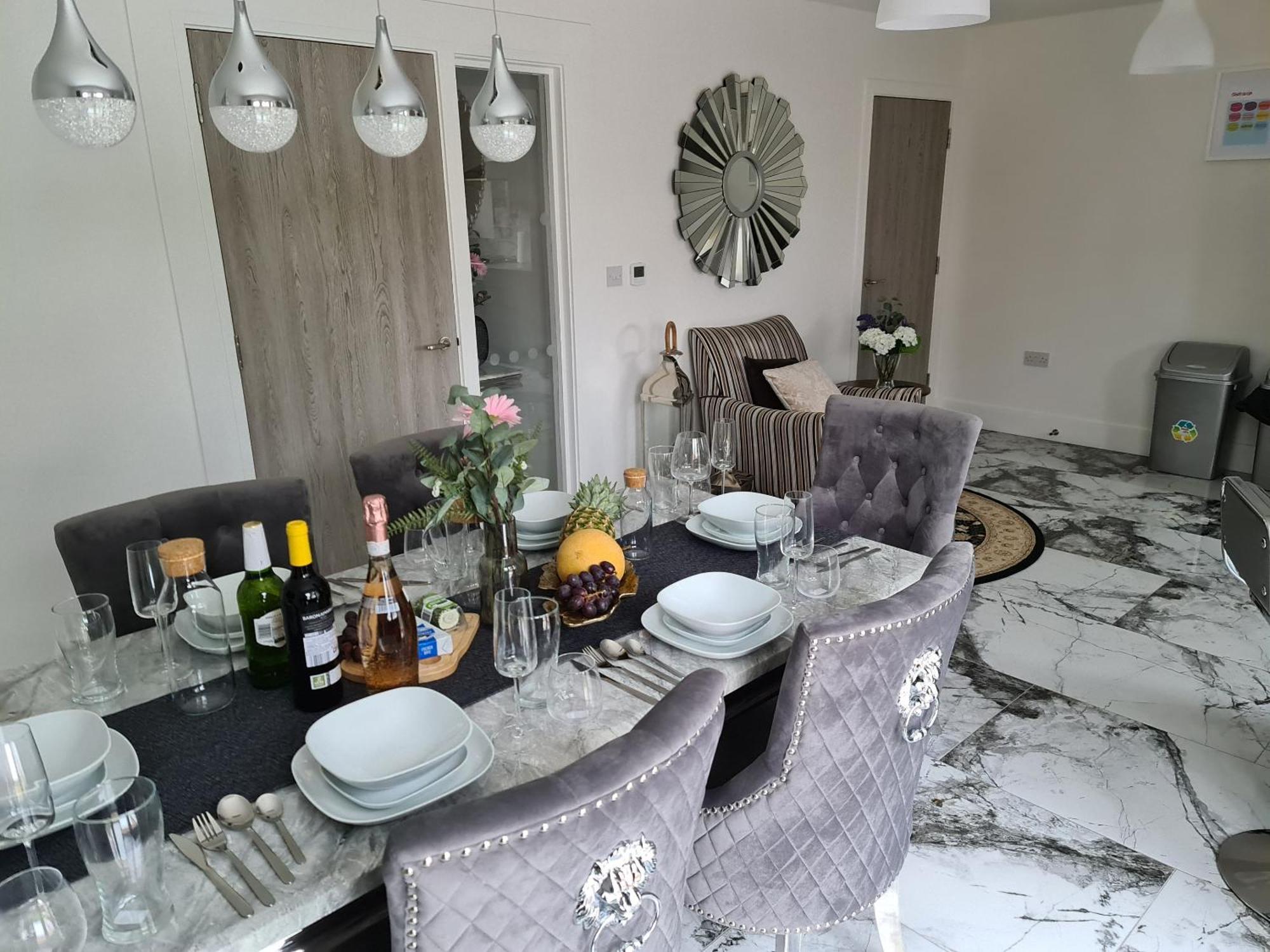 Sav 5 Bed Luxury Detached House In Leicester Humberstone Exterior photo